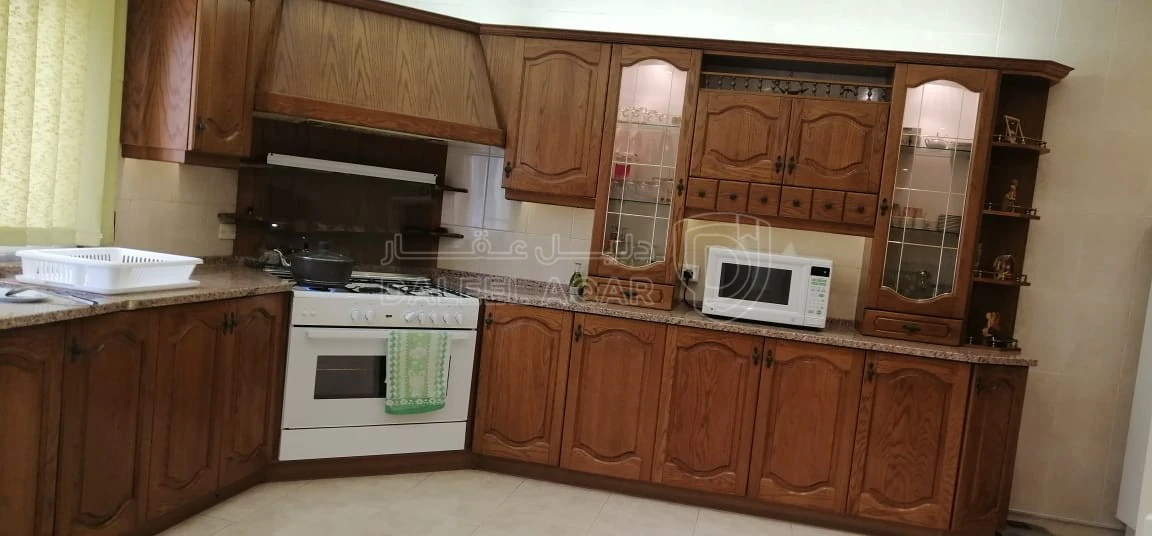 فيلا/منزل في عمان - وادي السير - 550,000 دأ - صورة 1